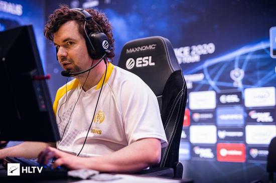 2025环法自行车赛S15韦伦斯夺冠 温格高摔车事件回顾